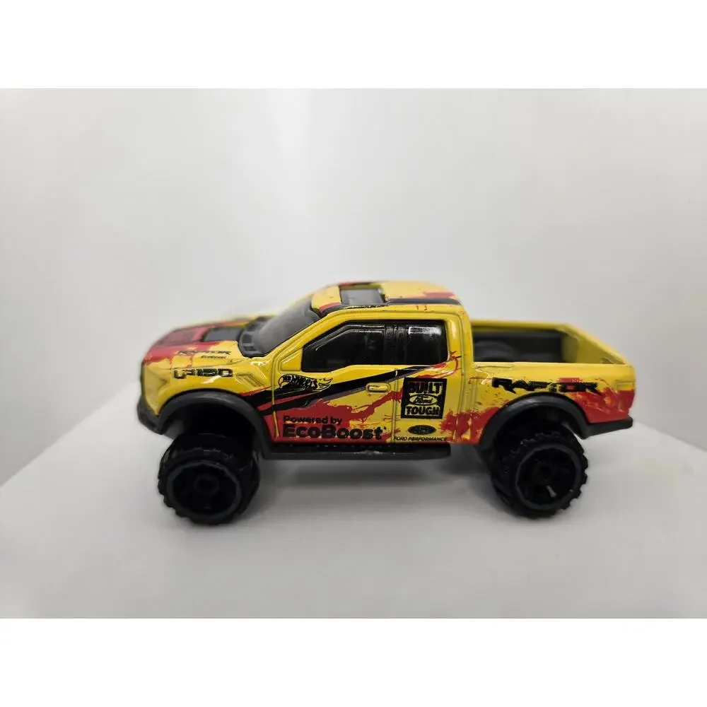 Hot Wheels 2018 ’17 Ford F-150 Raptor Yellow Built Ford Tough EcoBoost 1:64
